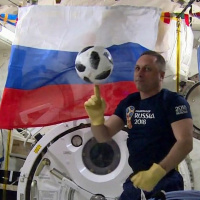 फीफा विश्व कप की बॉल से स्पेस में फुटबॉल खेले रूसी अंतरिक्षयात्री