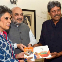 कपिल देव से मिले अमित शाह, क्या टीम इंडिया के पूर्व कप्तान भी शामिल होंगे भाजपा में?