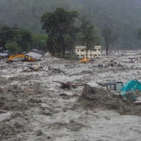 उत्तराखंड चार जगहों पर बादल फटा, चारधाम यात्रा पर गए हजारों यात्री फंसे