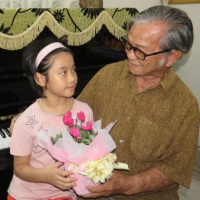 Tuổi thơ nhạc sỹ Hạt gạo làng ta