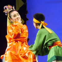 Sân khấu dân gian trong học đường