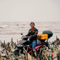 VOV - Chuyện đêm: Một mình vượt gần 7000 km bờ biển bằng xe máy, chụp hơn 3000 bức ảnh về rác thải nhựa