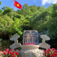 Tin trong nước - Dâng hương, viếng mộ Đại tướng Võ Nguyên Giáp đầu Xuân