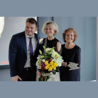 Mātes un meitas saruna grāmatā Mana mamma EvangeLIA Kukuvasa GUĻEVSKA