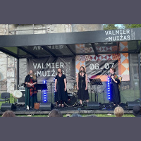 Grupa Baltijas māsas kļuvušas par Baltijas folkloras vēstniecēm