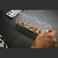 Līdzestība ārstēšanas procesā: 46% ir patvaļīgi pārtraukuši lietot viņiem nozīmētās zāles