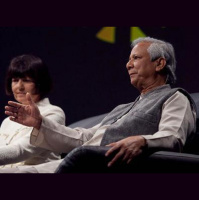 Prof. Yunus. Je to kak sistem?