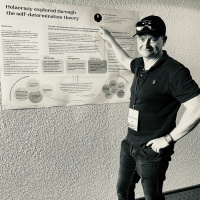 Holakraatia mõju mõistmine enesemääratlusteooria kaudu