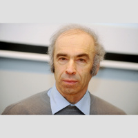 Intervija ar Latvijas Universitātes profesoru Mihailu Hazanu