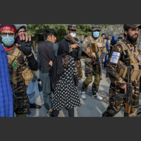Koalīcijas sarunas Vācijā. Taliban valdīšana Afganistānā. Lielbritānijā trūkst šoferu