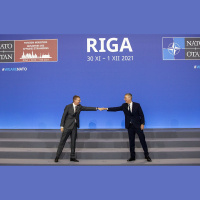 NATO ārlietu ministru sanāksme. Zviedrijā pirmo reizi premjera krēslā sieviete