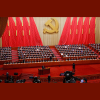 Lizas Trasas valdības manevri uz avārijas robežas. Vai Sji būs Mao Nr.2?