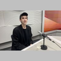 Laiks ārpus teātra mani kārtīgi audzināja. Teātra dienā tiekamies ar aktieri Gerdu Lapošku