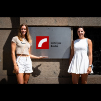 Tīna Graudiņa un Anastasija Samoilova brīdi pirms olimpiskā starta Parīzē