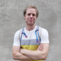 Igenis fel kell kúrni magunkat minden egyes alkalommal - Aradi Péter, A csend, amire vágytál című könyv írója (feat: Reisz Gábor)