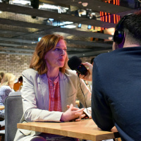 El tudtuk volna tölteni ezt a hét évet jobban? - a Műanyag égbolt alkotói (Schell Judit, Szamosi Zsófi, Olasz Renátó, Szabó Sarolta és Bánóczki Tibor)