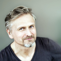 Petr Král: Proč přecházíme na druhou stranu?