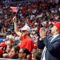 Direkt36 podcast #90 – Mi várható novemberig a feje tetejére állt amerikai választási kampányban?