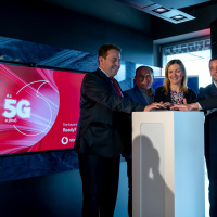 Direkt36 podcast #43 - Mi áll a Vodafone felvásárlása mögött?