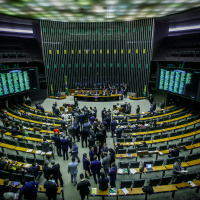 Após veto de Lula a aumento de deputados, Câmara aprova R$ 30 bi em crédito para o agro