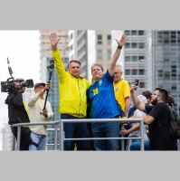 Bolsonaro e Tarcísio almoçam juntos em meio à crise por tarifaço de Trump
