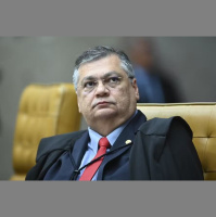 Dino rebate nota da Embaixada dos EUA com ameaças ao STF