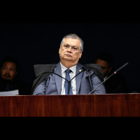 Dino presta solidariedade a Moraes após sanação dos EUA: está apenas fazendo o seu trabalho