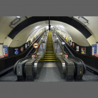 How to use an escalator