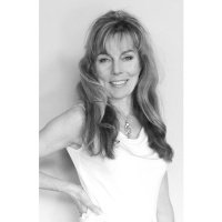 The Chocolate Therapist Julie Nygard on The Mompeneur Model Show on WoMRadio