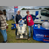 A selfie with R2D2 and Lee Towersey at EMF Camp