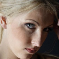 Kink Korner with Constance