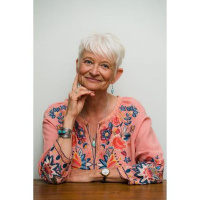 Medical Intuition~ Healing body, mind  heart with Dr. Lotte