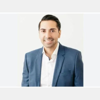 Atomic Wings CEO Zak Omar Meets with Franchise Interviews