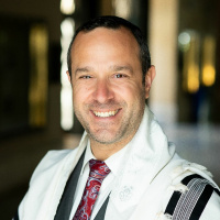 Hamotzi sung by Cantor Arik Luck