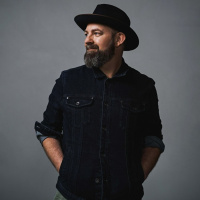 Ep. 194 - KRISTIAN BUSH of Sugarland (Stuck Like Glue)