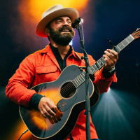 Ep. 229 - DREW HOLCOMB (American Beauty)