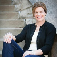 Episode 1623: The Creative Stickup w/Laura Burkemper, Start Up Mentor