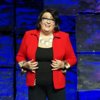 #372: Renowned Speaker Offers Tips To Women Entrepreneurs