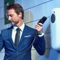 Shell EV Charging. E-Motorcycles. Ad-Funded EV Charging. Renewable Energy Pros. (Cleantech Talk 37)