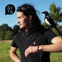 Charlie Gilmour - Featherhood - A story about birds and fathers