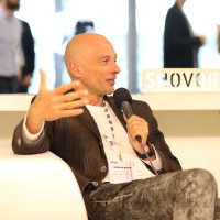 Apples shopping in Europe HelloFresh and subscription marketing $19 million for Pitch interview with Semyon Dukach, managing partner at One Way Ventures and much more