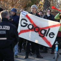 Google abandons Berlin campus plans Ireland cracks down on Airbnb interview with SevenVentures Florian Pauthner and much more