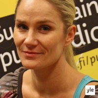 Taiteilijaelämää: Laura Malmivaara: Vietän uinuvaa taiteilijaelämää