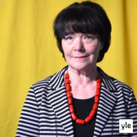 Taiteilijaelämää: Kirjailija Outi Pakkanen