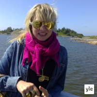 Taiteilijaelämää: Laulaja-lauluntekijä Heli Kajo