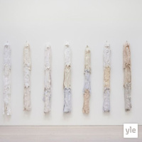 Taiteilijaelämää: Kuvataiteilija Kaarina Kaikkonen:Jokaisessa takissa on ollut lämmin, rakastava sydän sisällä.