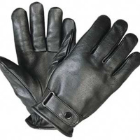 #09 - Itchy skin and strangling gloves