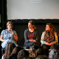WIE SCHNELL UND GRÜNDLICH MAN VERGISST I Weltcafé beim Insert Female Artist Festival