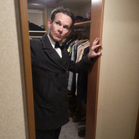 Sedentary walkaround of the moderately average PampO Azura