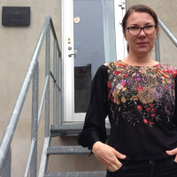 Kielipuoli: Eri persoona eri kielillä
